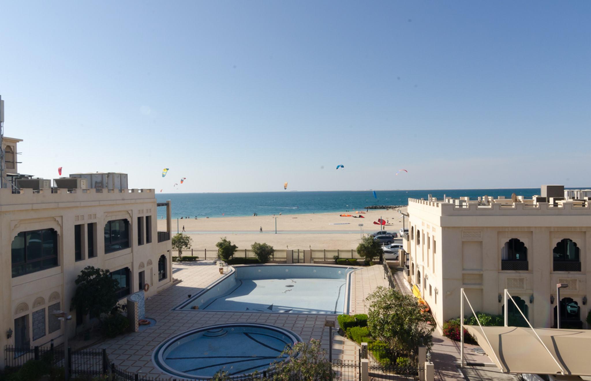 Roda Beach Resort Dubái Exterior foto