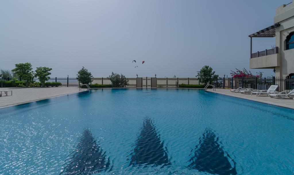 Roda Beach Resort Dubái Exterior foto